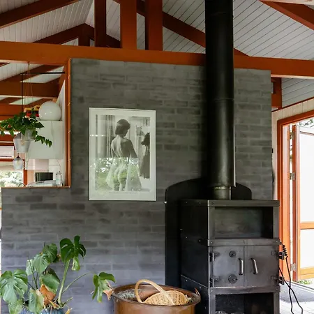 Traditional With Garden Near Water Ferienhaus *