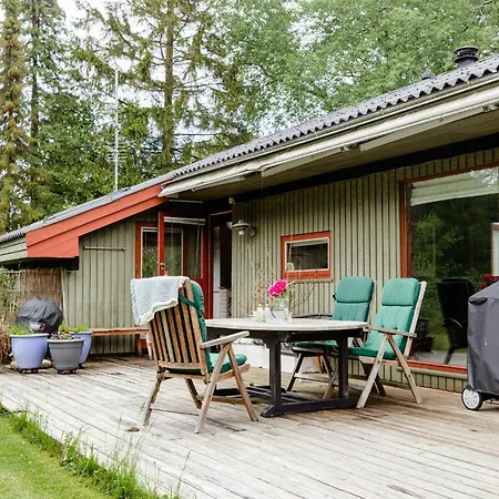 Ferienhaus Traditional With Garden Near Water