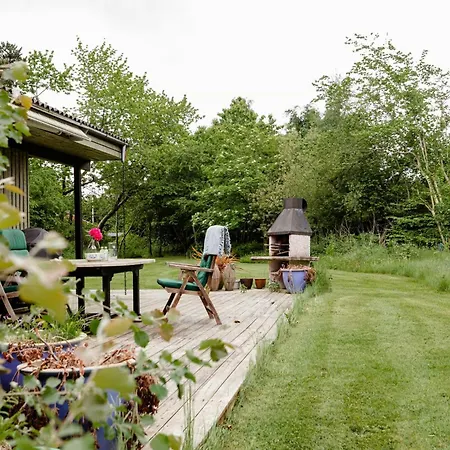 Ferienhaus Traditional With Garden Near Water